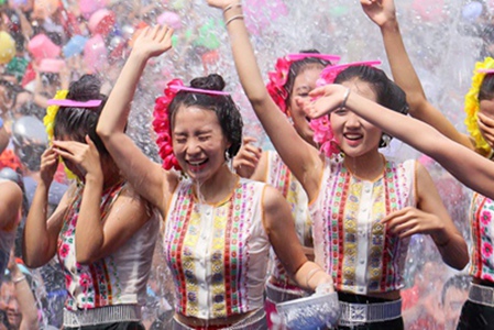 被女同学摁住玩弄小ji ji,校园冒险，趣味解锁-5